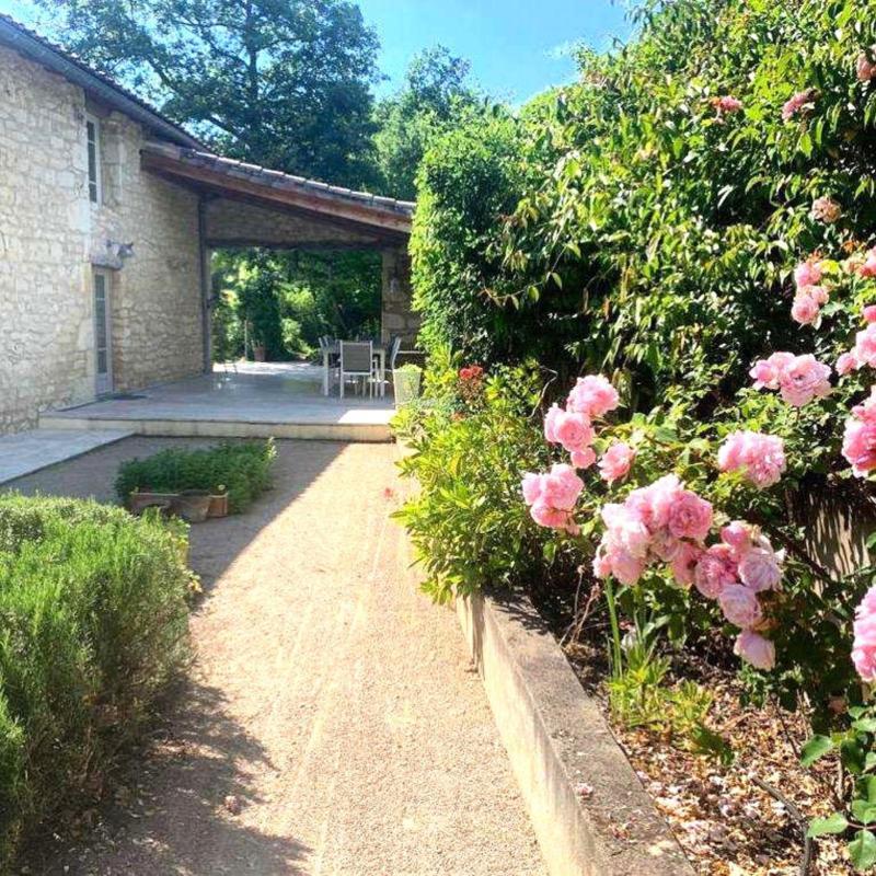 Propriété - 300 m² - 8 pièces