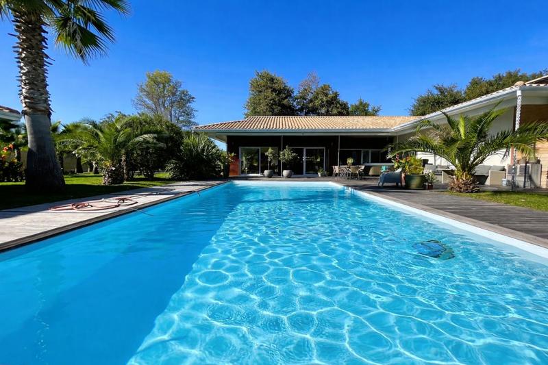 Maison - 252 m² - 5 pièces