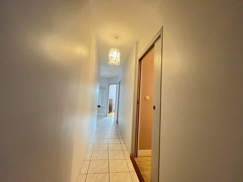 Maison traditionnelle - 211 m² - 7 pièces