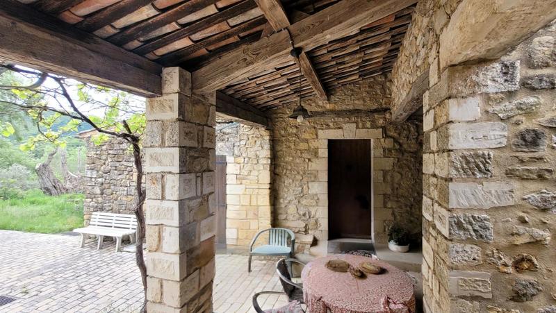 Maison en pierre - 256 m² - 8 pièces