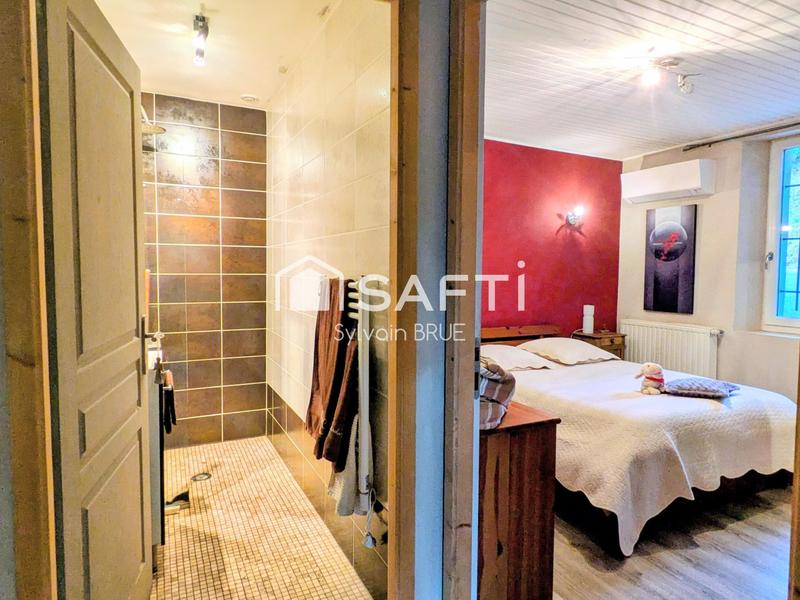 Maison - 255 m² - 11 pièces