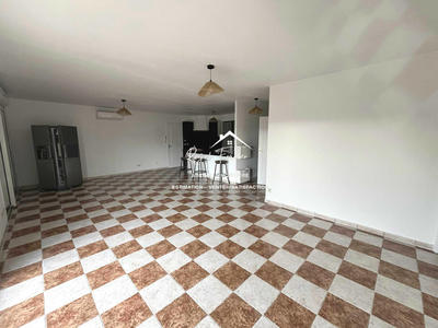 Maison - 97 m² - 4 pièces