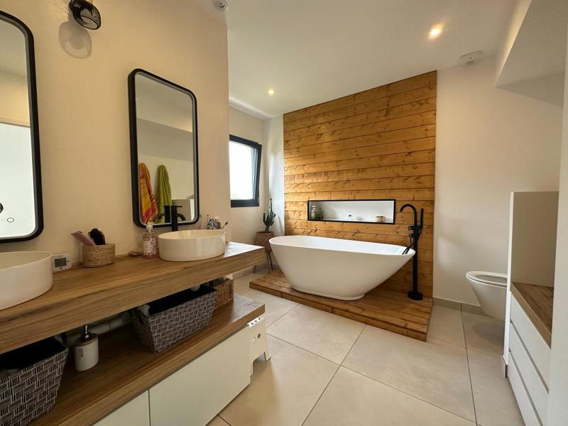 Maison - 138 m² - 4 pièces