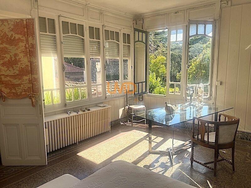 Maison - 200 m² - 6 pièces