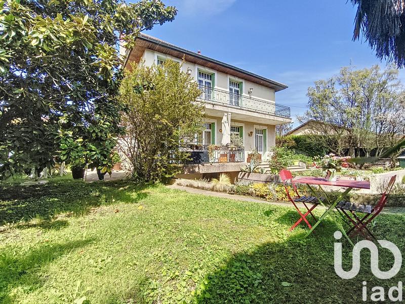 Maison - 243 m² - 8 pièces