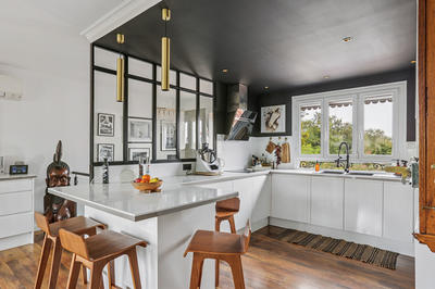 Maison - 221 m² - 6 pièces