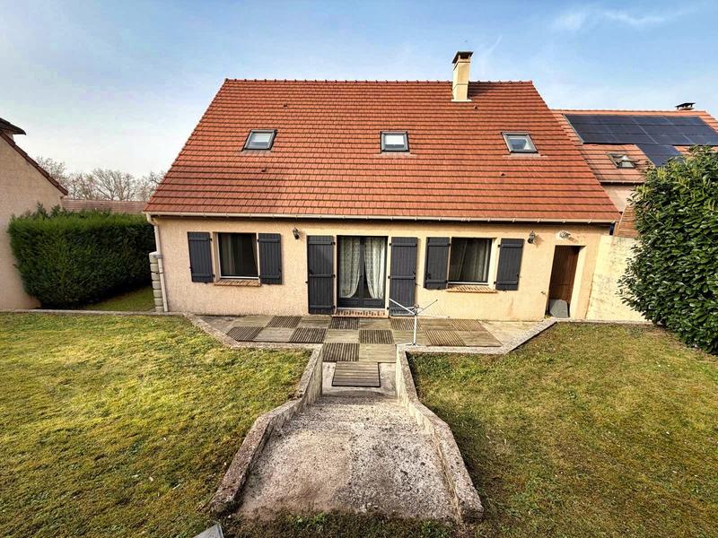 Maison - 138 m² - 6 pièces