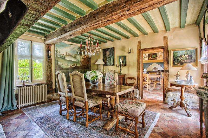 Maison - 222 m² - 9 pièces