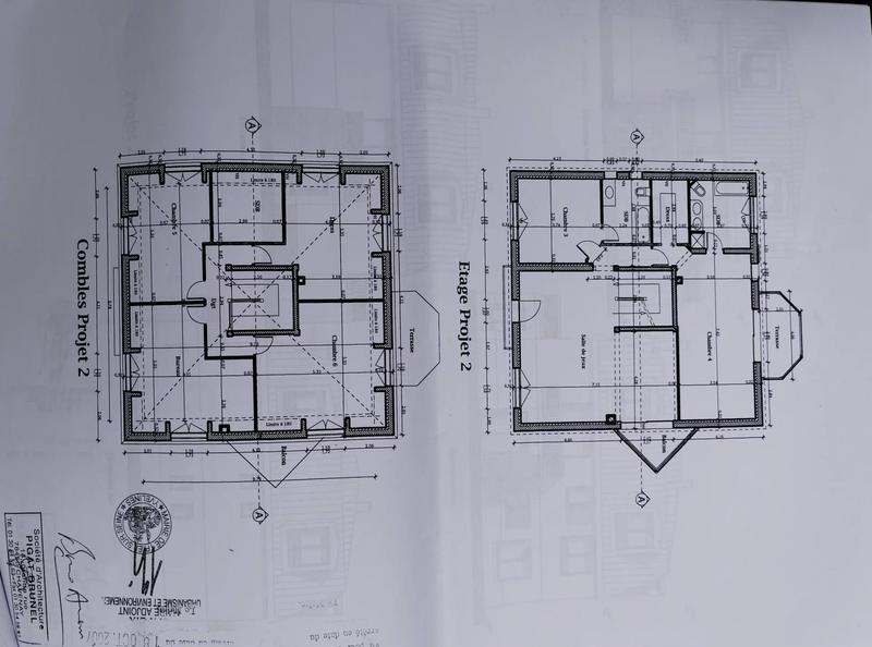 Maison - 300 m² - 16 pièces