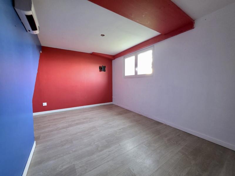 Maison - 99 m² - 6 pièces