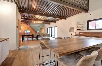 Maison - 280 m² - 7 pièces