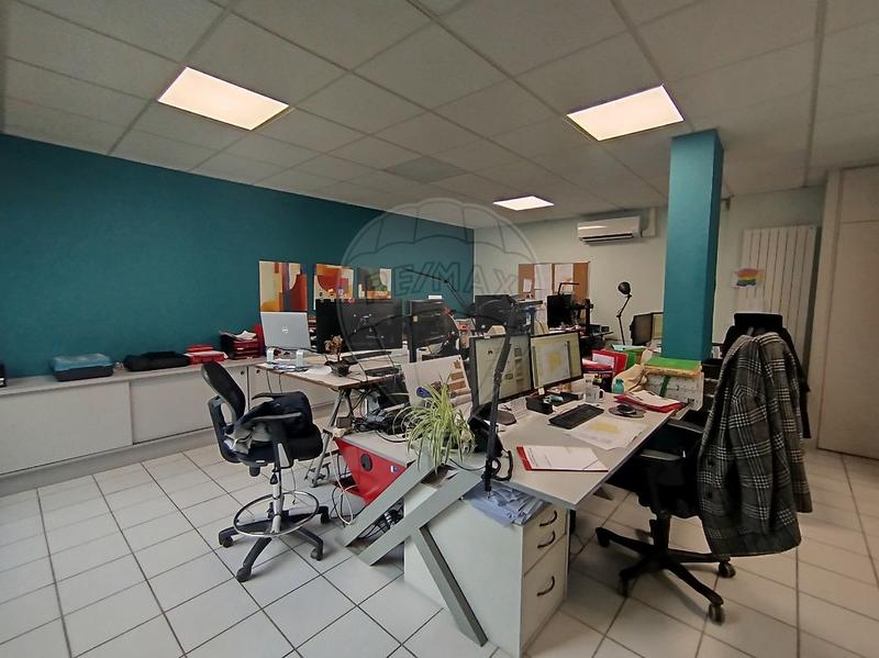 Bureau - 226 m² - 6 pièces