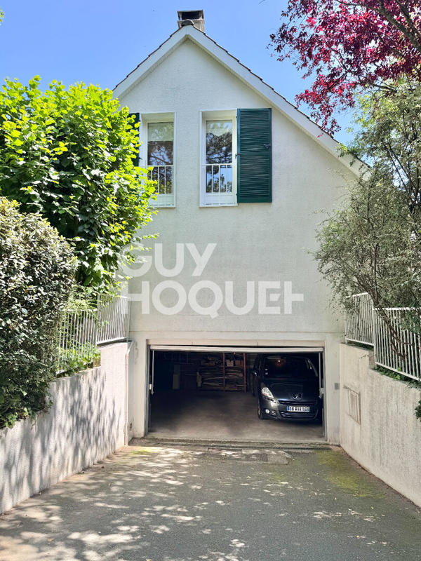 Maison - 186 m² - 9 pièces