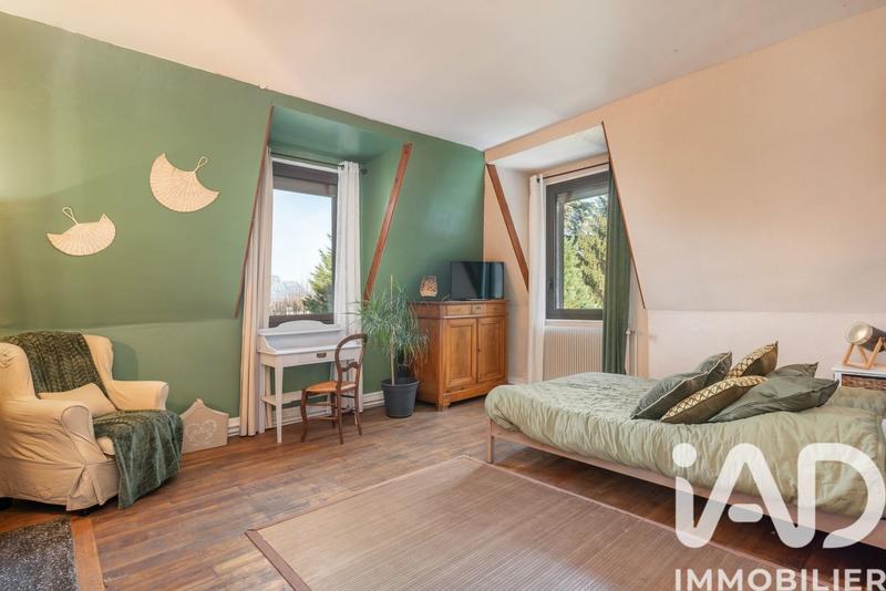 Maison - 980 m² - 35 pièces