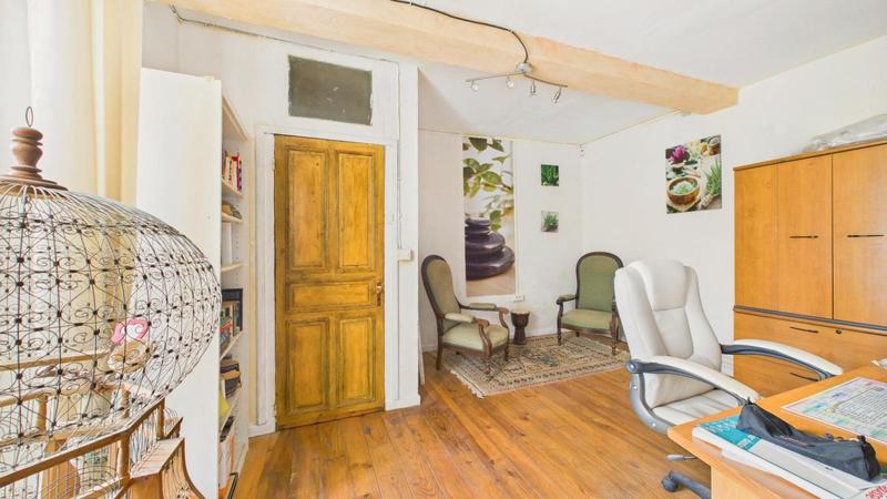 Maison - 267 m² - 9 pièces