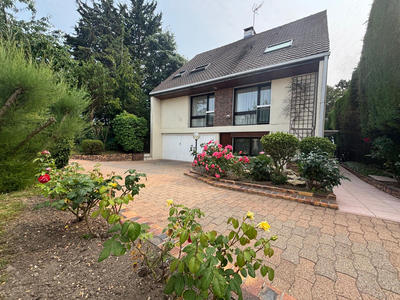 Maison - 201 m² - 7 pièces