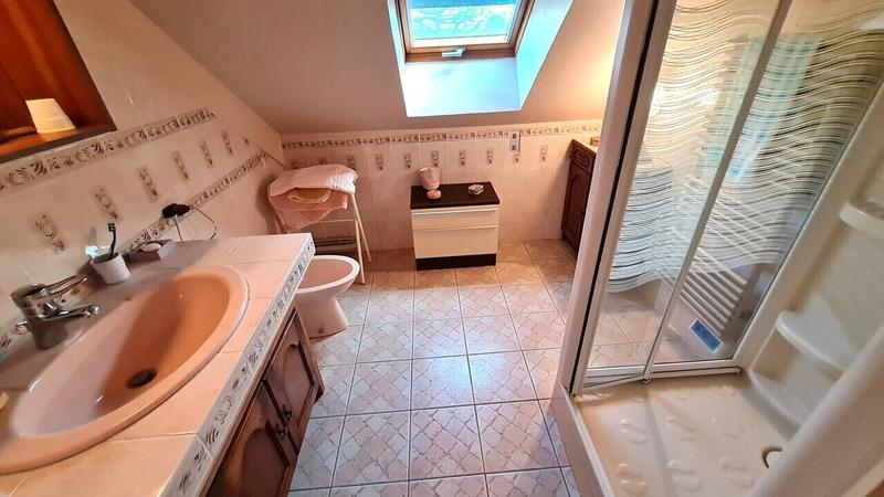 Maison - 170 m² - 9 pièces