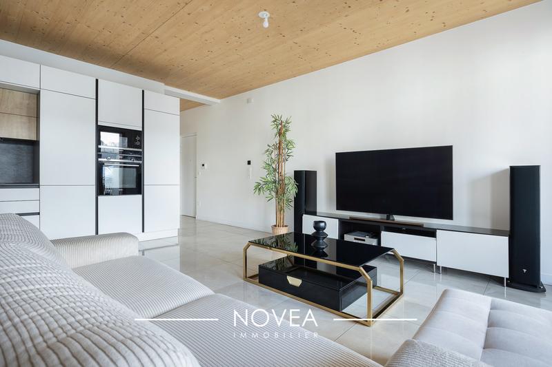 Appartement - 94 m² - 4 pièces