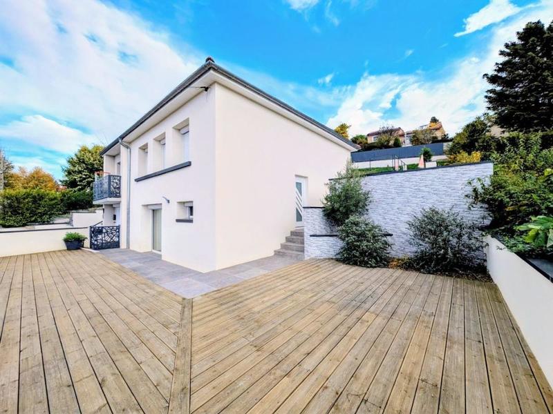 Maison - 150 m² - 5 pièces