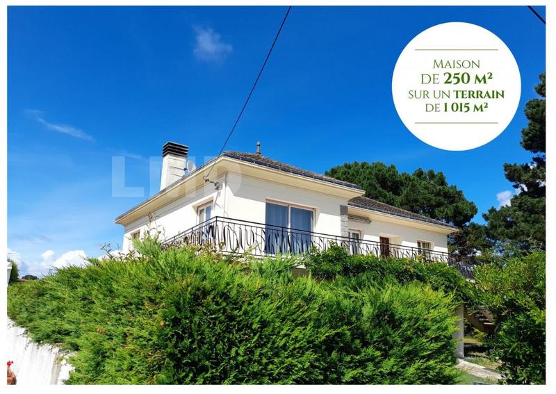 Villa - 231 m² - 9 pièces