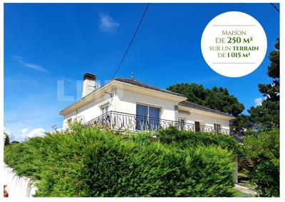 Villa - 231 m² - 9 pièces