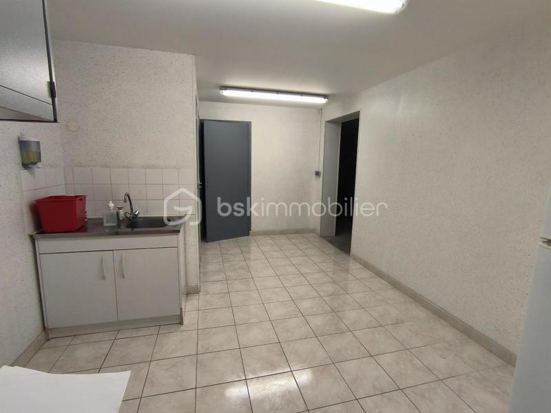 Local commercial - 161 m² - 6 pièces