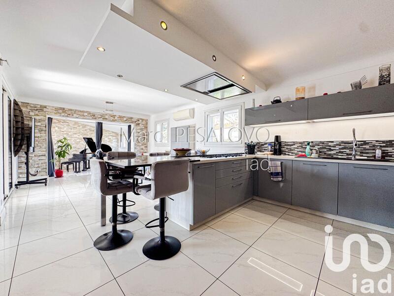 Maison - 159 m² - 7 pièces