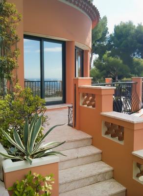 Maison - 300 m² - 5 pièces