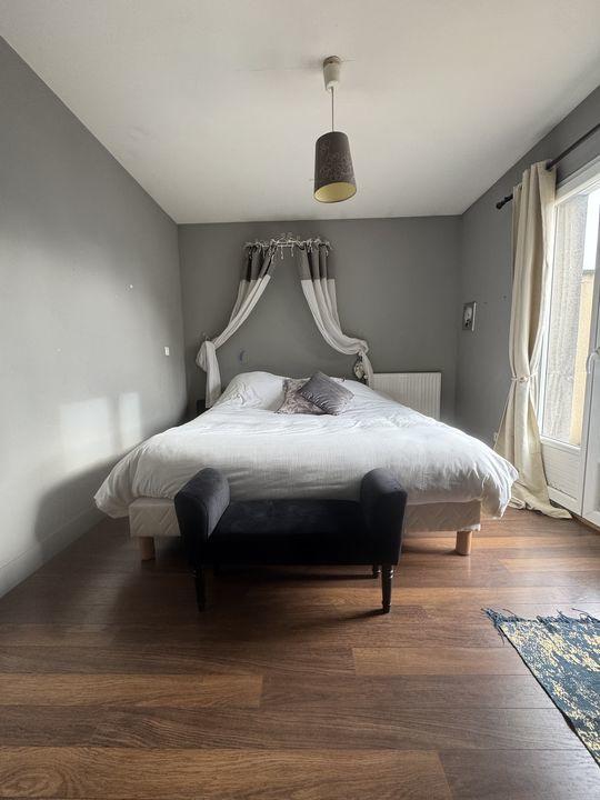 Demeure - 271 m² - 5 pièces