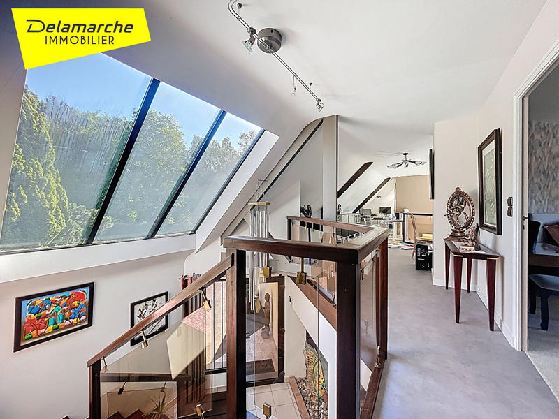 Maison - 241 m² - 10 pièces