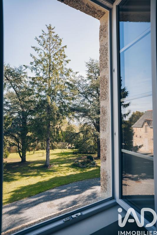 Maison - 328 m² - 12 pièces