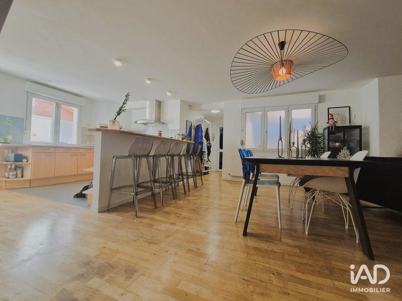 Maison - 204 m² - 6 pièces