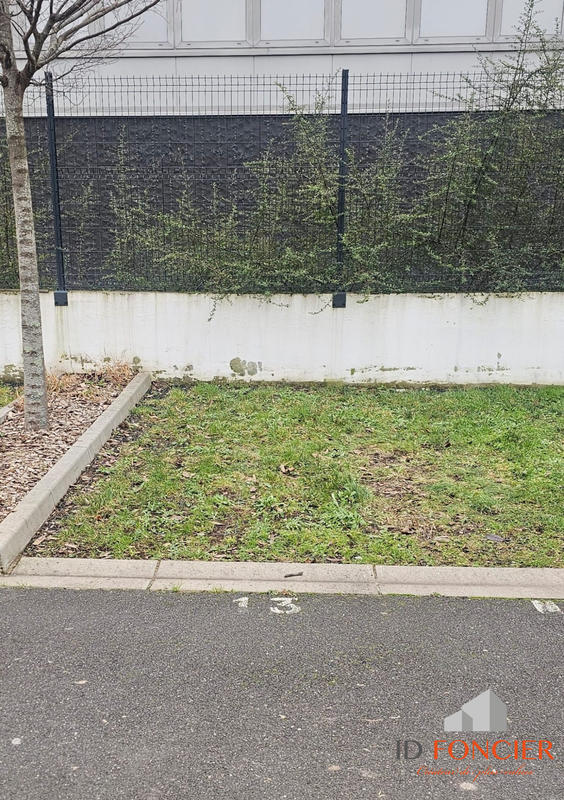 Parking / Garage - 13 m²