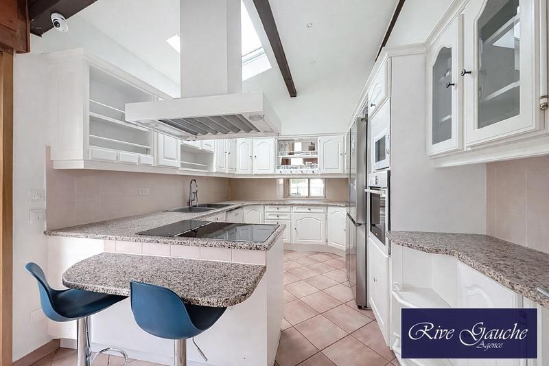 Maison - 170 m² - 7 pièces