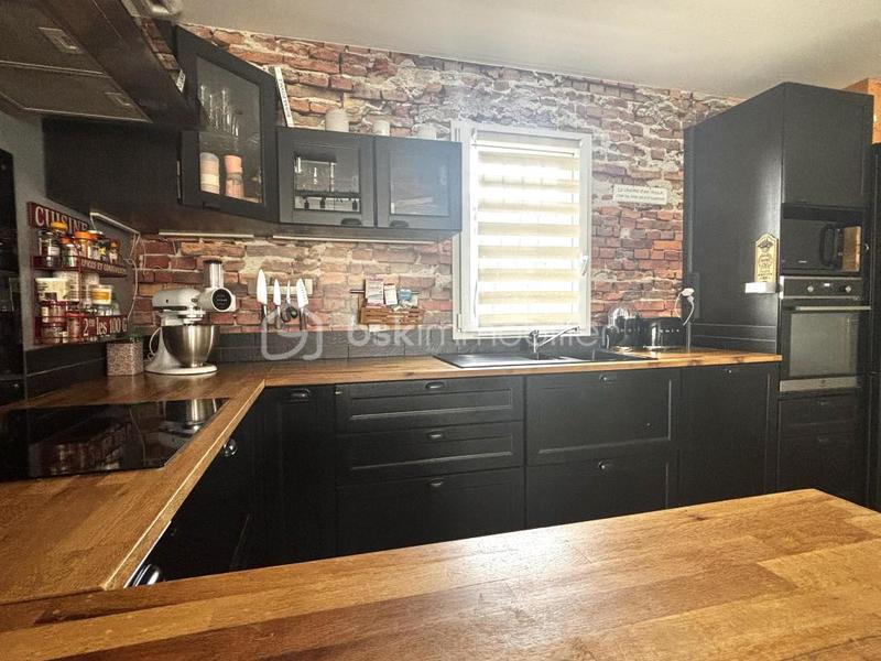 Maison traditionnelle - 93 m² - 4 pièces