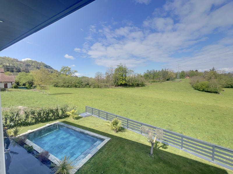 Maison - 208 m² - 5 pièces