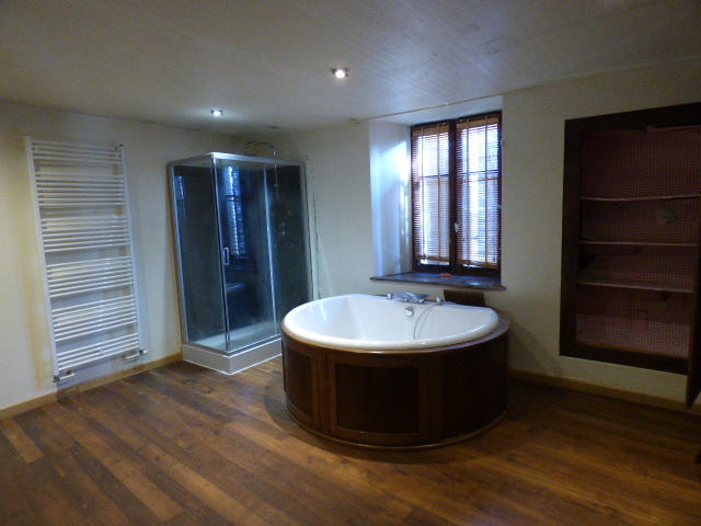 Maison - 264 m² - 6 pièces