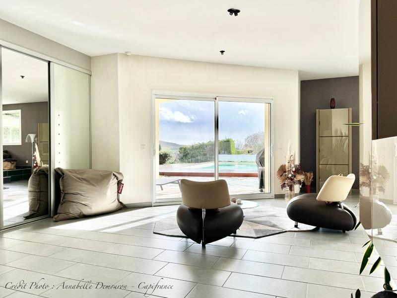 Maison - 196 m² - 6 pièces