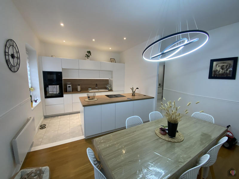 Appartement - 97 m² - 4 pièces