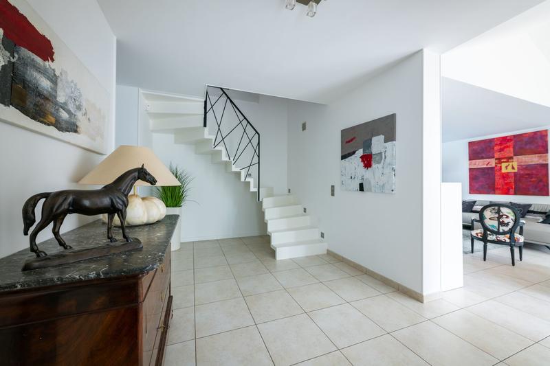 Maison contemporaine - 214 m² - 8 pièces