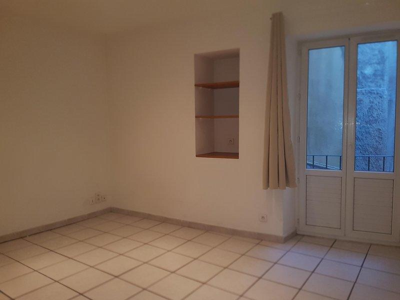 Studio - 30 m² - 1 pièce