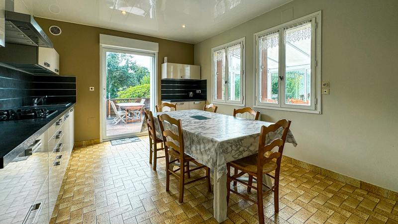 Maison traditionnelle - 144 m² - 7 pièces