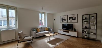 Appartement - 100 m² - 5 pièces