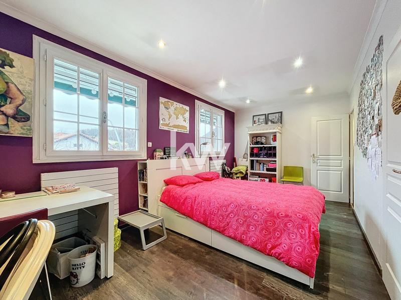 Maison - 200 m² - 7 pièces