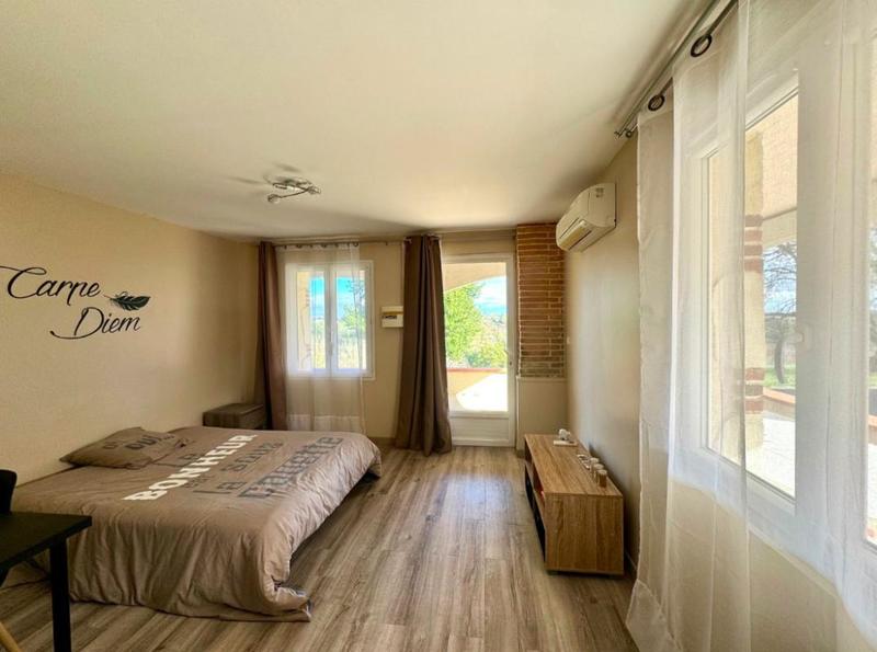 Demeure - 293 m² - 12 pièces