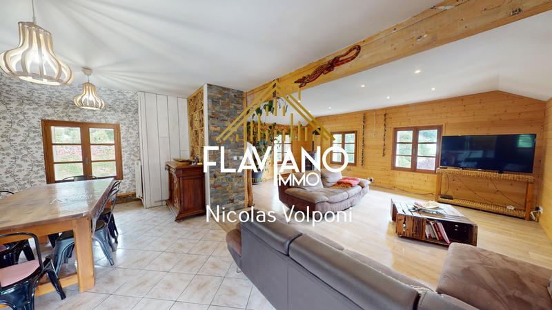 Appartement - 193 m² - 5 pièces