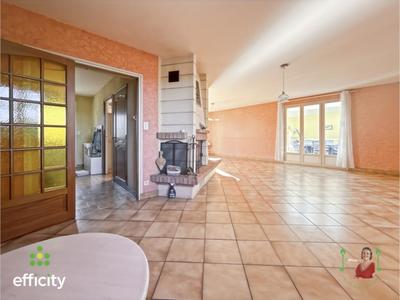 Maison de bourg - 181 m² - 8 pièces