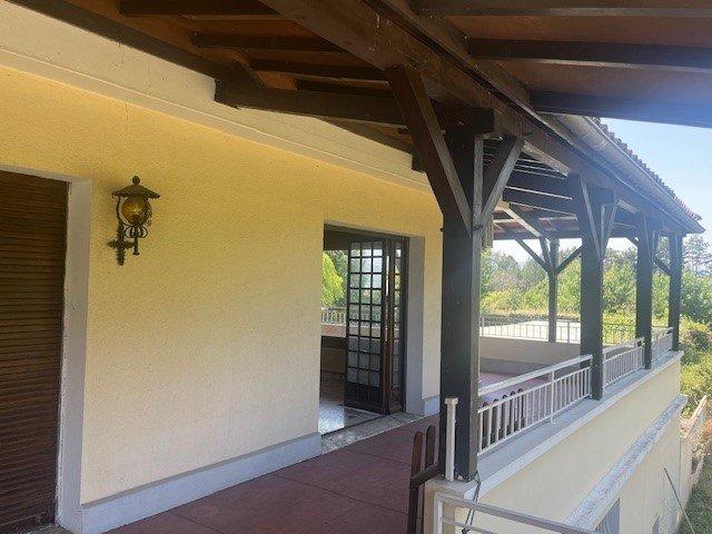 Maison - 267 m² - 7 pièces