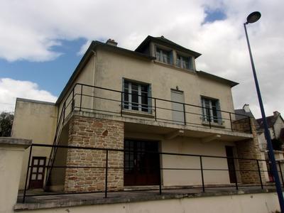 Maison - 90 m² - 6 pièces