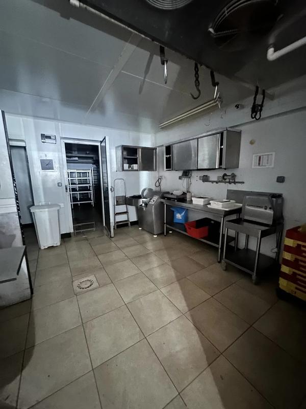 Local commercial - 105 m² - 4 pièces